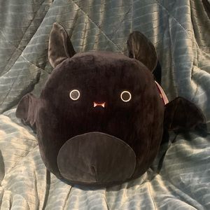 Emily the Bat 🦇 BLACK BELLY Squishmallow BNWT